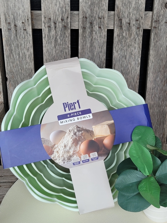 Pier 1 Other - Pier 1 Mint Green Scalloped 6-Piece Mixing Bowl Set
